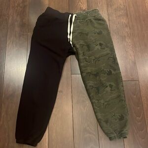 N:philanthropy sweats two tone black & camouflage size med
